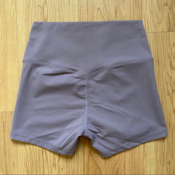 No Front Seam Shorts - Light Purple - XS - Picture 3 of 7